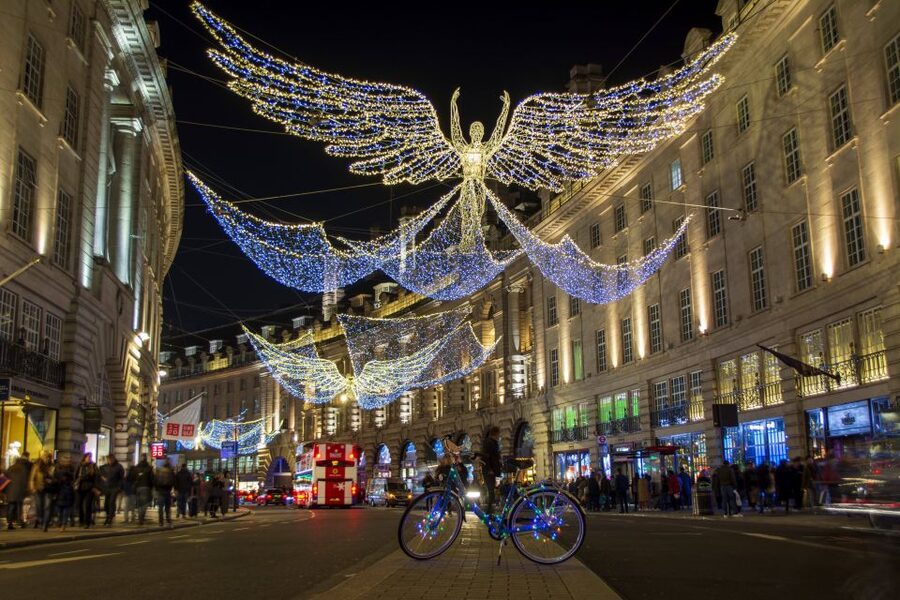 London Christmas Lights Bike Tour - Guides, stories, and the human side of the ride