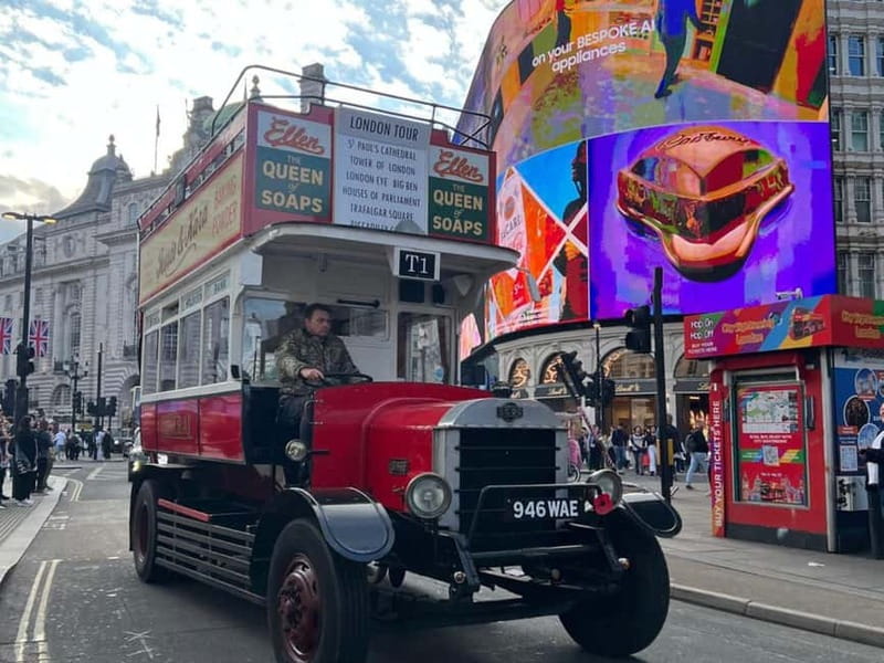 London: Christmas Lights & Bites Tour - Oxford Street and Regent Street after dark