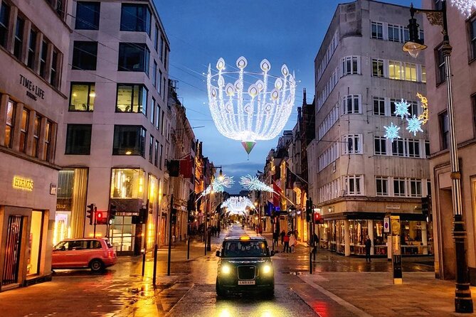 London Christmas Lights Guided Tour by Cab - Why a black cab works so well at Christmas