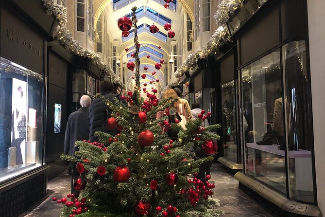 London Christmas Lights Private Car Tour with Driver Guide - Christmas Music Helps Set the Mood