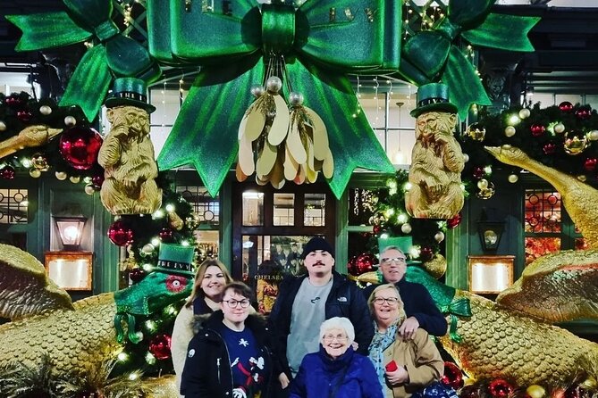 London Christmas Lights Private Guided Taxi Tour - Why a private black cab works well in December