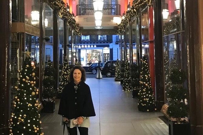 London Christmas Lights Private Tour by Traditional Black Cab - Finishing at Winter Wonderland