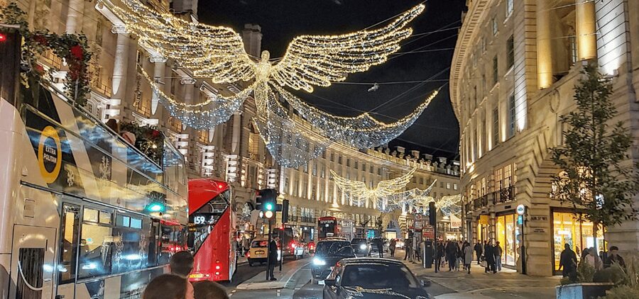 London: Christmas Lights Self Guided Walking Tour - Covent Garden provides a strong finish