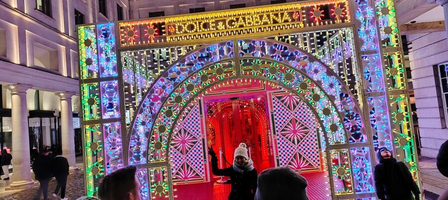 London Christmas Sparkle Walking Tour Small Group - Is $134.70 per person good value?