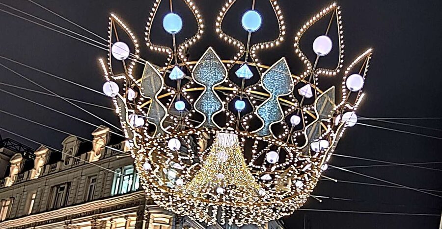 London Christmas Sparkle Walking Tour Small Group - Why this London Christmas walk is different