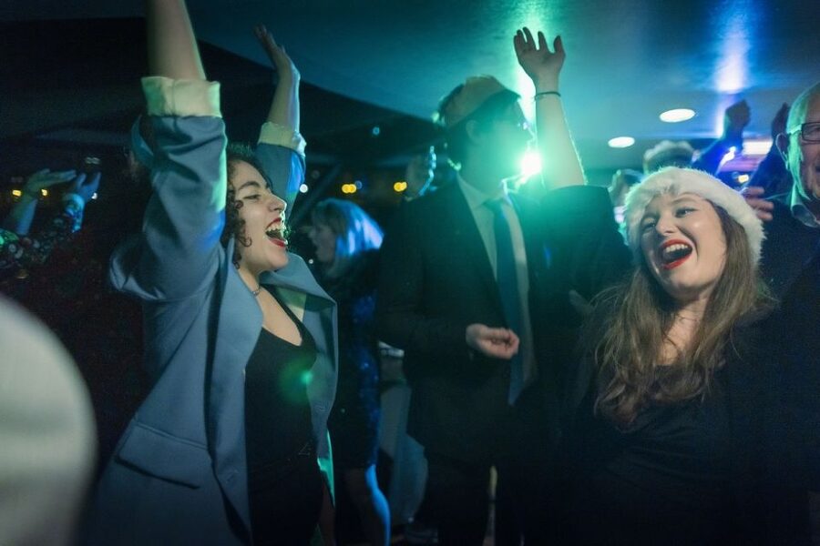 London: Festive New Year’s Eve 4-Course Dinner Cruise - Greenwich and The O2 before the fireworks