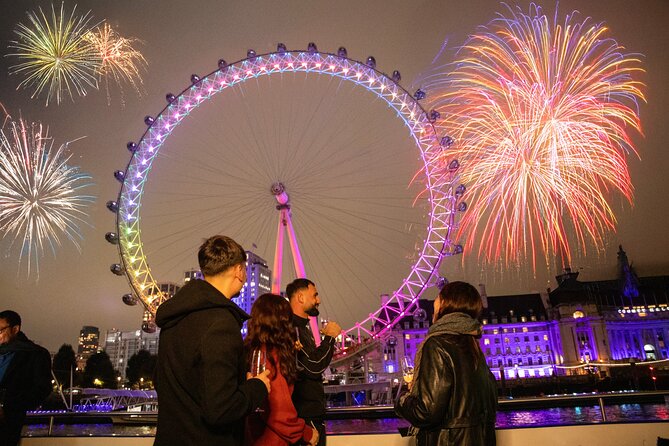 London New Year's Eve Dinner Cruise - Tower of London and Tower Bridge after dark