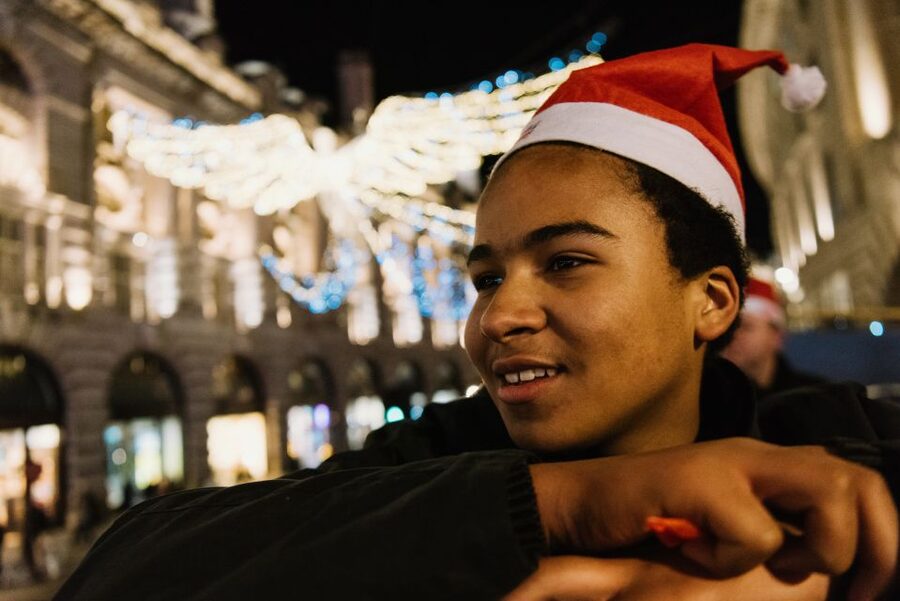 London: Tootbus Christmas Lights Tour incl walking tours - Trafalgar Square brings the grand London views