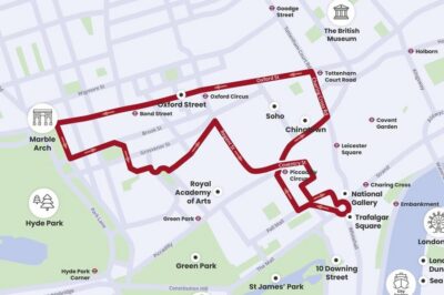 London: Tootbus Christmas Lights Tour incl walking tours