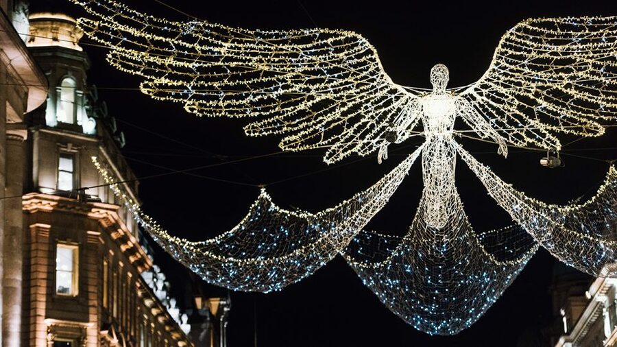 London: Tootbus Christmas Lights Tour incl walking tours - Regent Street is the main lights highlight