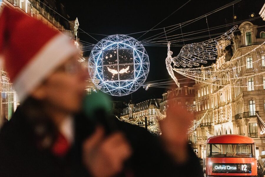 London: Tootbus Christmas Lights Tour incl walking tours - Oxford Street and Marble Arch stretch the route west