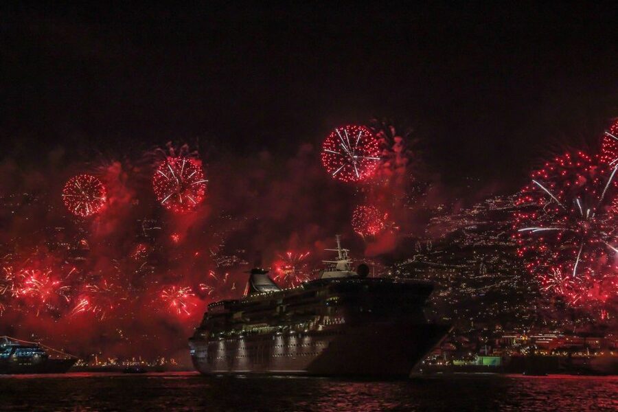 Madeira: New Year's Eve Fireworks by Catamaran - Why this catamaran offers a special fireworks view