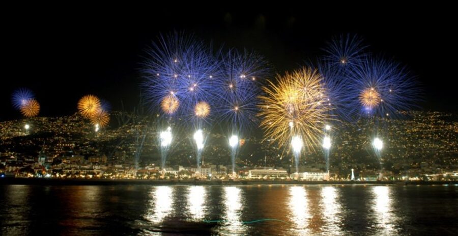 Madeira: New Years Eve Fireworks Catamaran Cruise - What to wear and what to bring