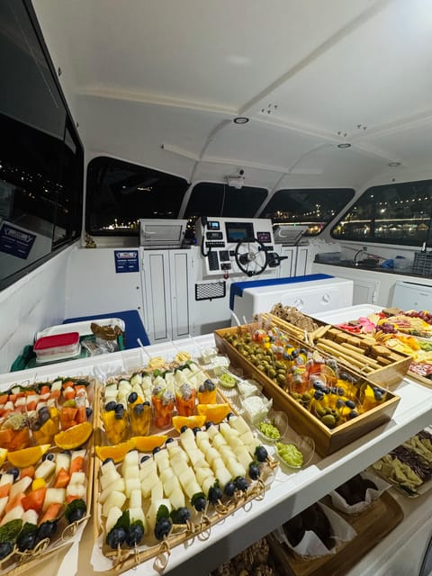 Madeira: Pre-Sell New Year’s Eve - Fireworks at Sea 2025/26 - 11:30 p.m. arrival at Funchal Bay