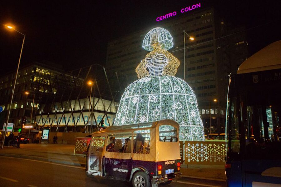 Madrid: Private Christmas Lights Tour by Eco Tuk-Tuk - The Prado, San Jerónimo el Real, and the return route