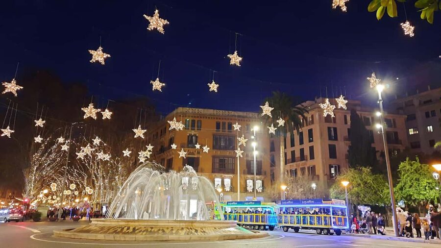 Mallorca: Palma’s Winter Magic City Walk with Christmas Glow - Why Palma’s Christmas lights make this walk different