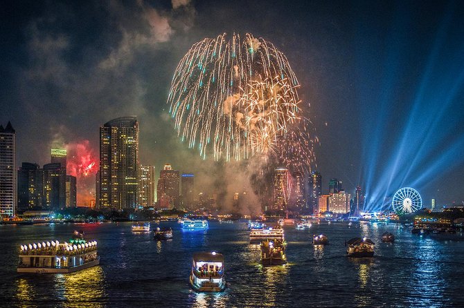 New Year Party : Chao Phraya Princess Dinner Cruise at Bangkok Admission Ticket - Dinner at 10:20 p.m. with an open bar