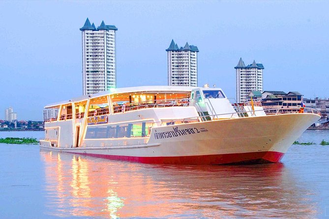 New Year Party : Chao Phraya Princess Dinner Cruise at Bangkok Admission Ticket - Live music, dancing, and the midnight celebration