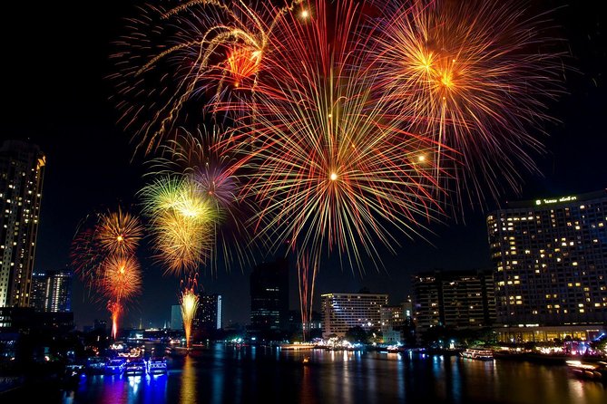 New Year Party : Chao Phraya Princess Dinner Cruise with Return Transfer - The 6:00 p.m. hotel pickup and the long wait