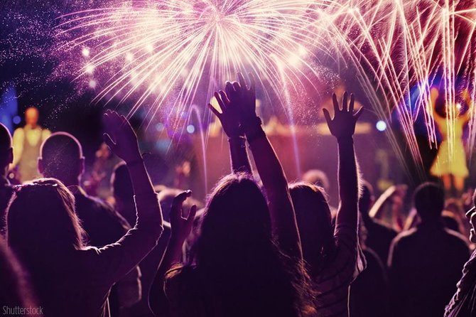 New Year's Eve dinner cruise & party on Bosphorus, Istanbul 2026 - Gold Boat or Silver Boat?