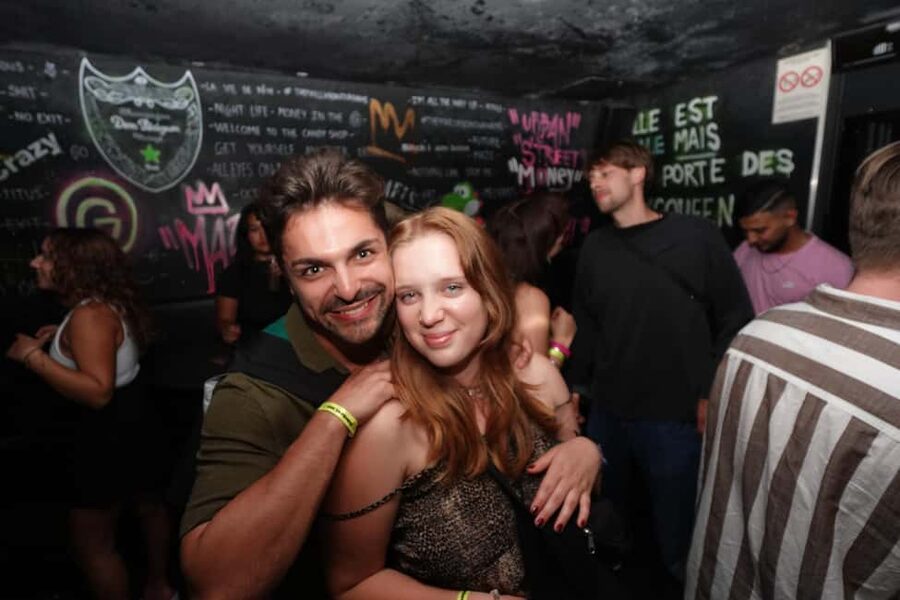 New Year’s Eve Party: Pub Crawl Nice with VIP Entry in Club - Starting the night in central Nice