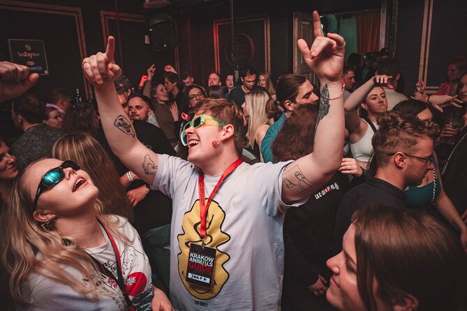 New Year's Eve Pub Crawl With 2 Hour Unlimited Alcohol + VIP Entry To Best Clubs - Key things to know before booking