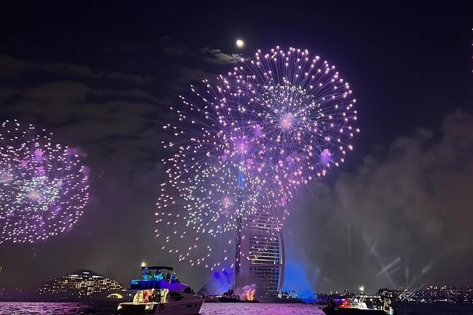 New Year's Eve Tour Special - Atlantis fireworks from the Palm