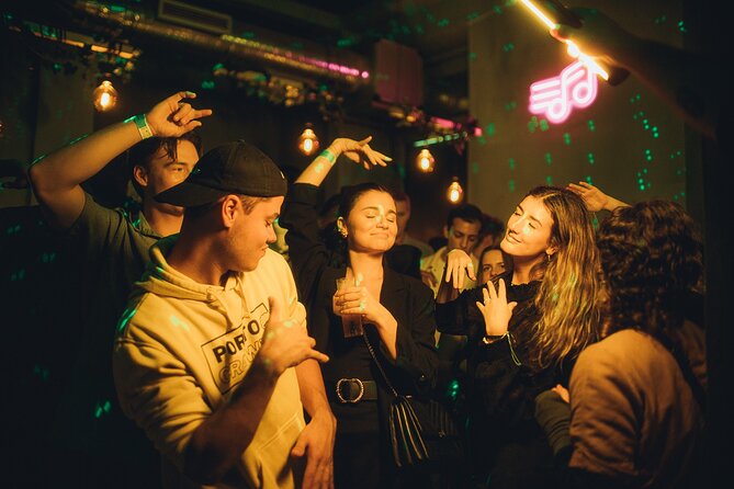 New Years Eve Porto Crawl: 7 drinks, Games, Fun & VIP club entry - The key points at a glance