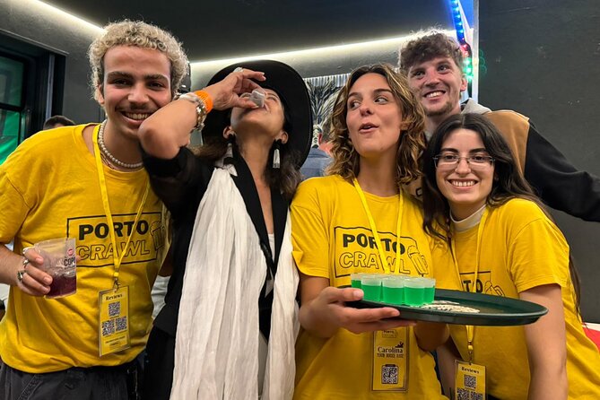 New Years Eve Porto Crawl: 7 drinks, Games, Fun & VIP club entry - Starting the night at Fonte dos Leões