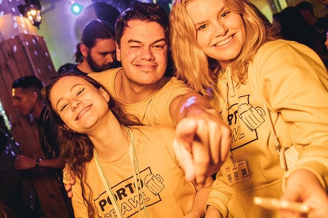 New Years Eve Porto Crawl: 7 drinks, Games, Fun & VIP club entry - Midnight champagne and fireworks