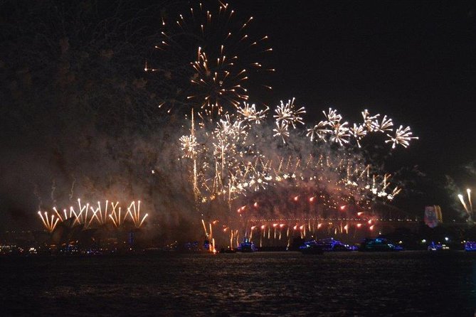 New Years Eve Sydney Harbour Cruise 2026-2027 - Anchoring for the Harbour of Light parade