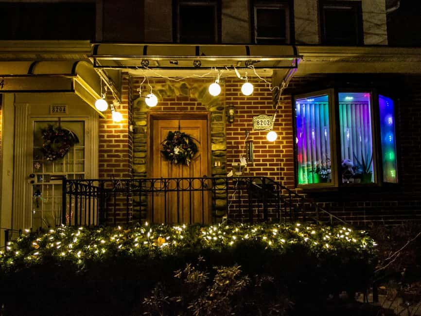 New York Christmas Lights Tour by BUS - Why Dyker Heights makes this tour special