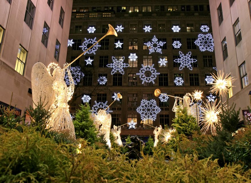New York City: Christmas Holiday Tour of Manhattan - Rockefeller Center and the famous Christmas tree