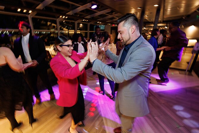 New York Pier 15 New Year's Eve Buffet Dinner Cruise - Drinks, age rules, and onboard comfort