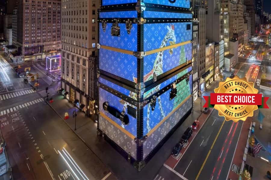 New York: Rockefeller Center Christmas Tree Pedicab Tour - What the guide adds to the ride