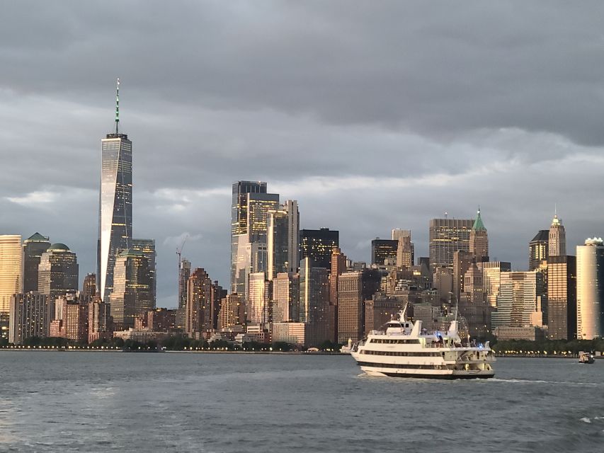NYC: Christmas Day Buffet Brunch or Dinner Harbor Cruise - Brunch or dinner: choosing the better sailing