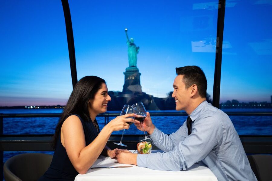 NYC: Christmas Eve Gourmet Brunch or Dinner Harbor Cruise - From Pier 61 to the New York skyline
