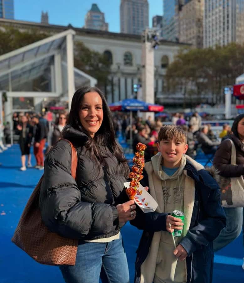 NYC: Christmas Holiday Guided Walking Tour with Dessert - Is $35 good value?