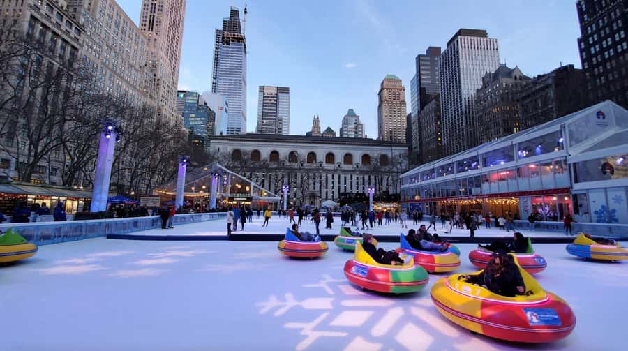NYC: Christmas Holiday Guided Walking Tour with Dessert - Why this Christmas walk works well in New York