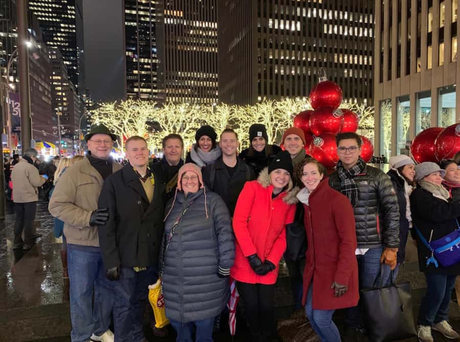 NYC: Christmas Holiday Guided Walking Tour with Dessert - St. Patrick’s Cathedral and St. Thomas Church