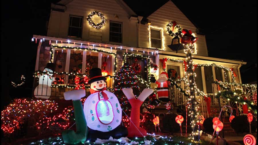 NYC: Christmas Lights Tour and Dyker Heights - What the four-hour route feels like