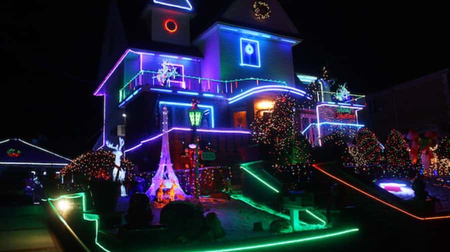 NYC: Christmas Lights Tour and Dyker Heights - Weather, clothing, and practical comfort