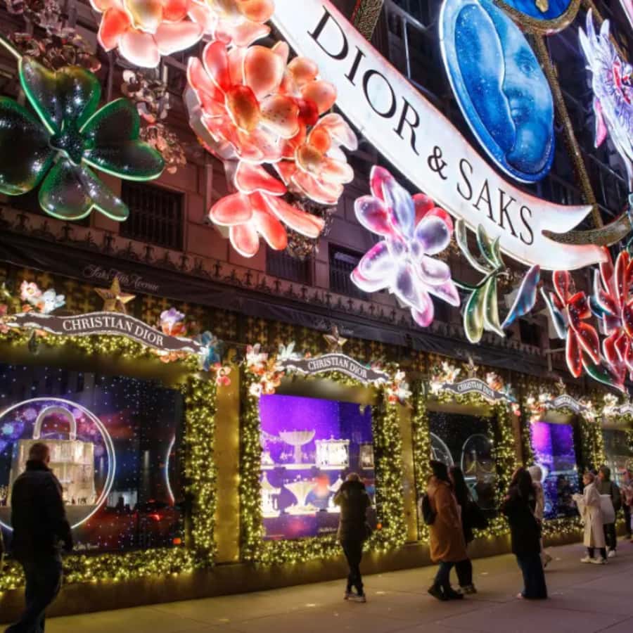 NYC Christmas Lights Tour: Heated Rickshaw Ride - Bryant Park Winter Village and Midtown decorations