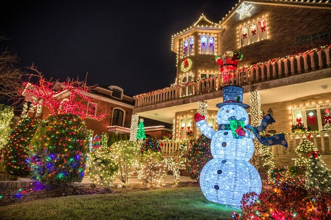 NYC: Dyker Heights Christmas Lights Express from Times Square - Key points to know before you book