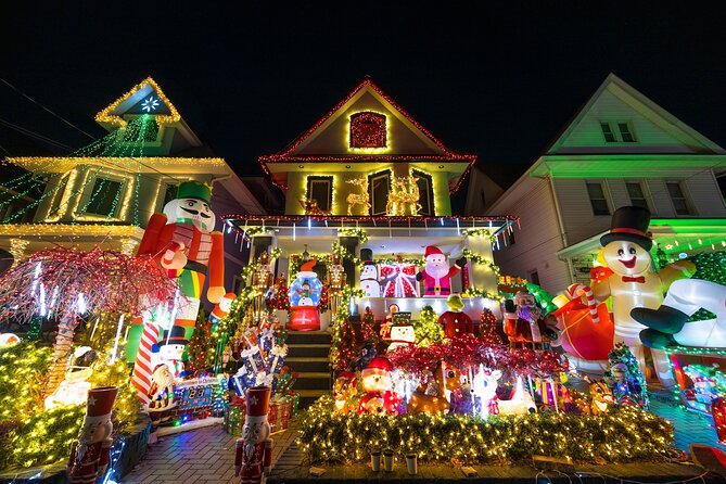 NYC: Dyker Heights Christmas Lights Express Hot Coco+Santa Cookie - Key points about this Dyker Heights Christmas tour