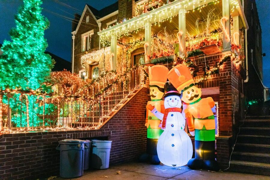 NYC: Dyker Heights Christmas Lights & Skyline View Bus Tour - Should you book the Dyker Heights Christmas Lights Tour?