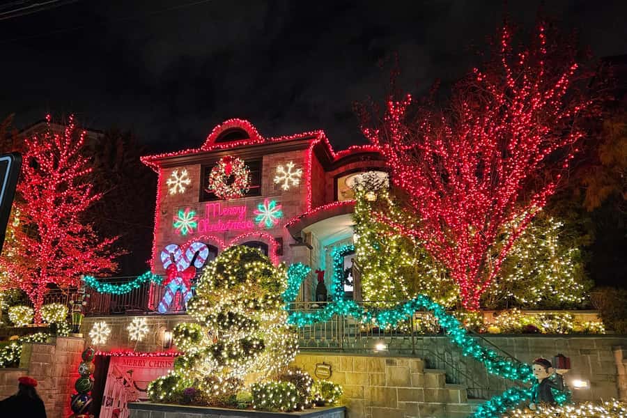NYC: Dyker Heights Christmas Lights Tour with Hot Cocoa - FAQ