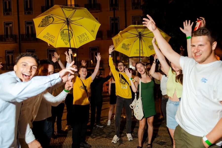 NYE Pub Crawl + VIP Club Entry - One hour of unlimited beer and sangria
