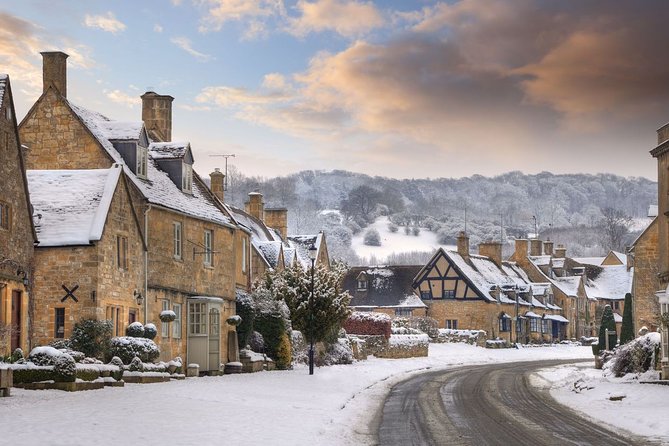 Oxford, Cotswolds & Stratford-upon-Avon Tour with Christmas Lunch - Why Christmas Day changes this tour