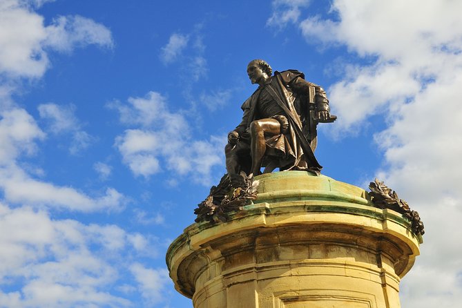 Oxford, Cotswolds & Stratford-upon-Avon Tour with Christmas Lunch - Is $271.39 fair value?